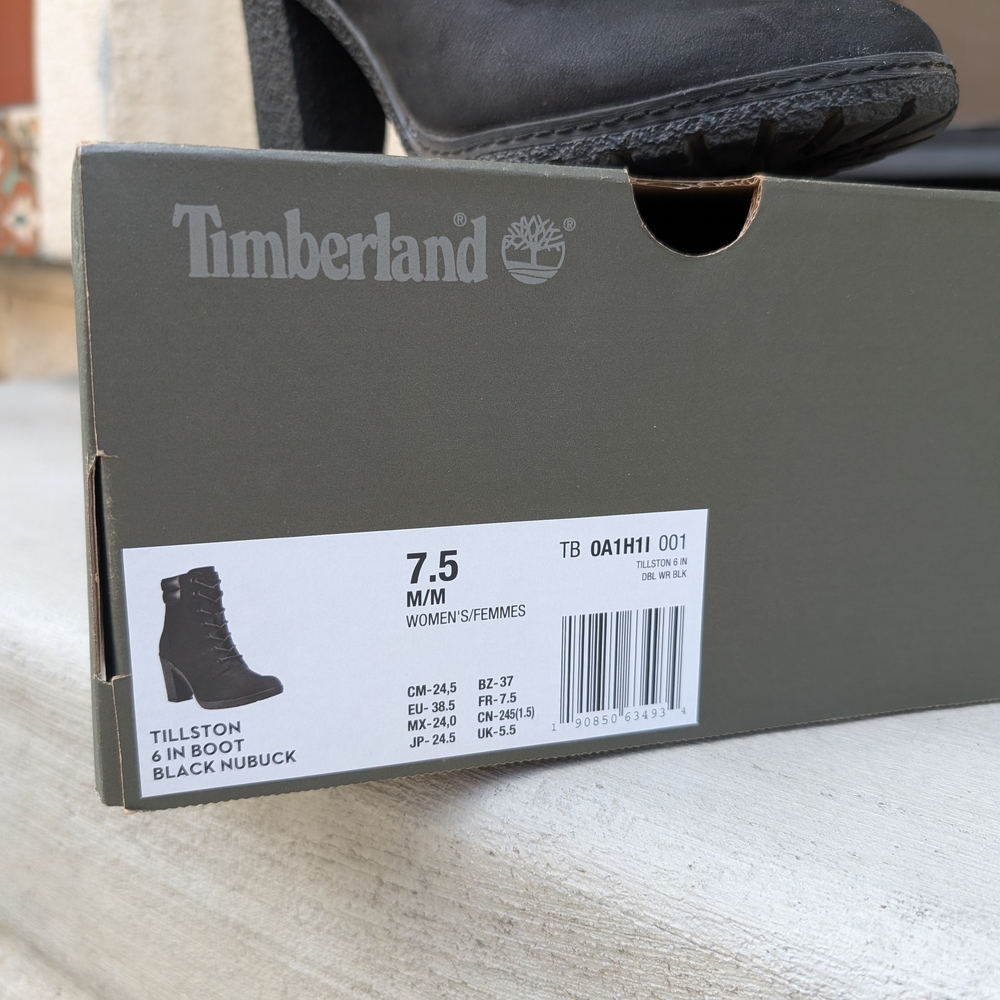 Timberland Black Heeled Boots with Modern Silhouette - Picture 5 of 7